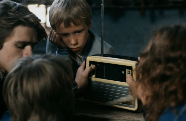 Vaikai iš ,,Amerikos'' viešbučio (Children from the hotel "America")